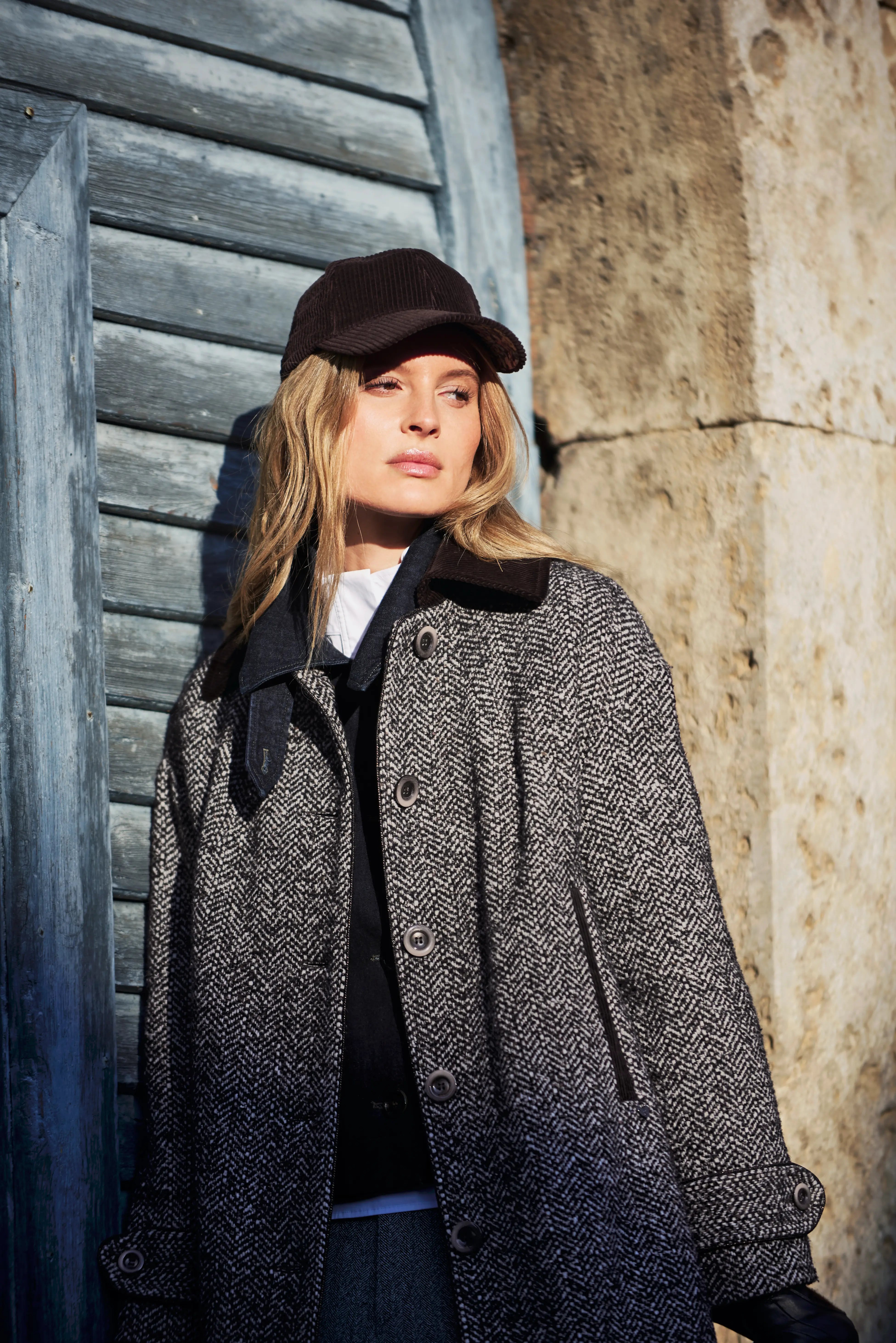 Kurzmantel aus meliertem Tweed VON&ZU